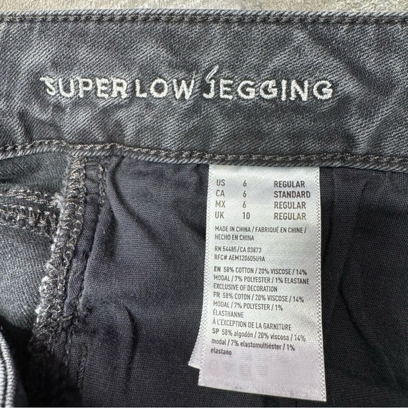 American Eagle Distressed Super Low Jeggings size 6 - Picture 6 of 12